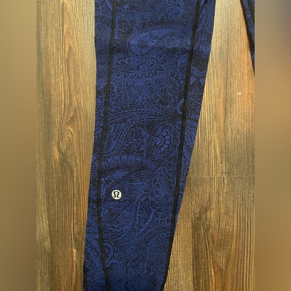 Lululemon Leggings Bundle (multiple colours) Size 2 - Picture 6 of 10